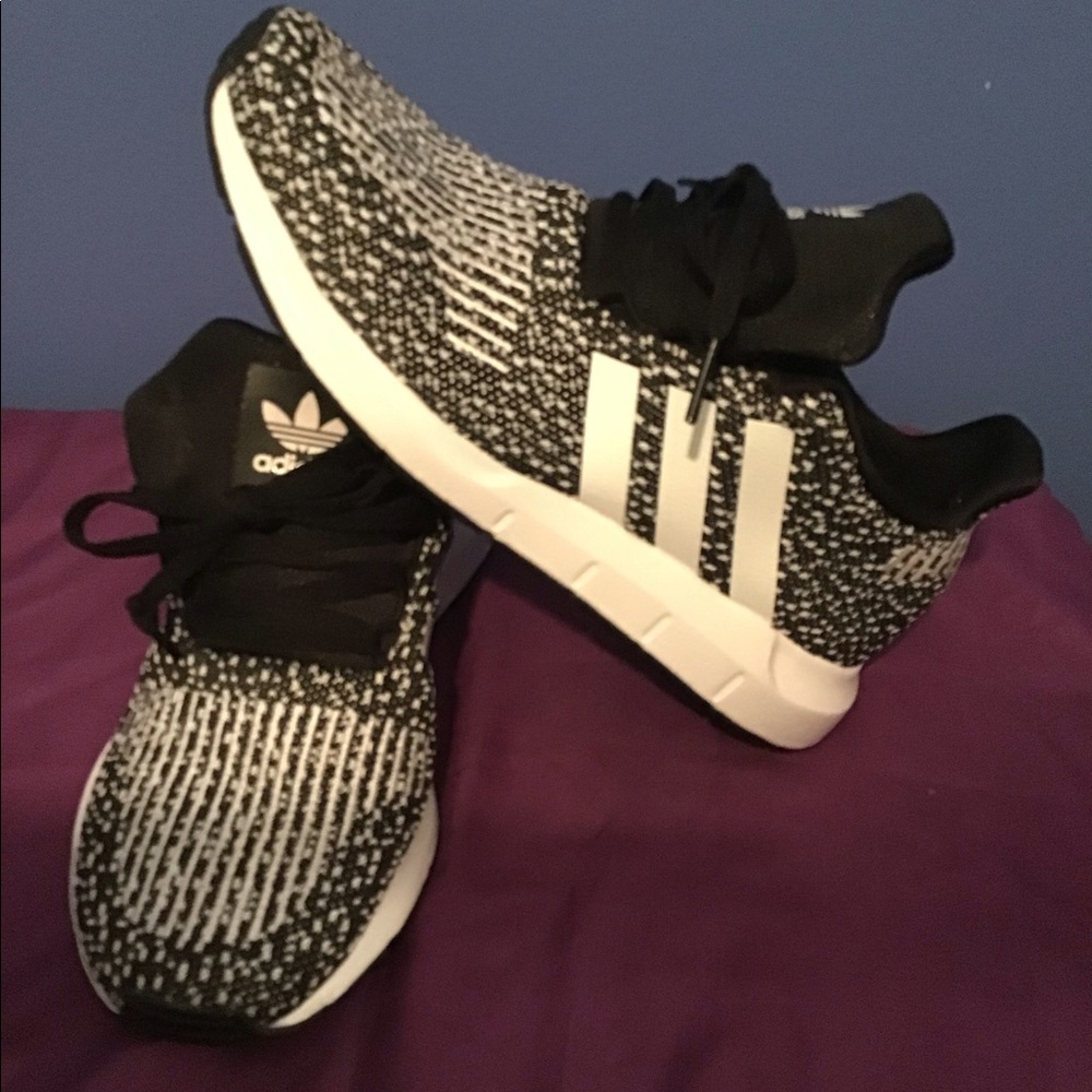 Adidas Sneakers